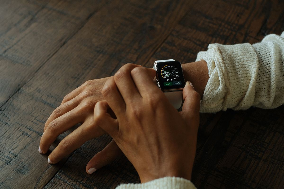 apple watch silver and white